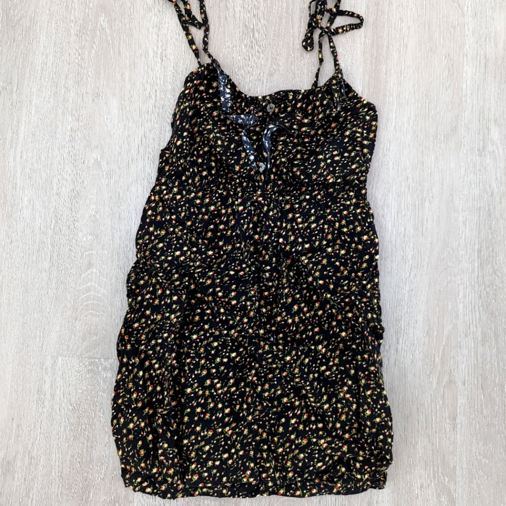 Cute mini dress small